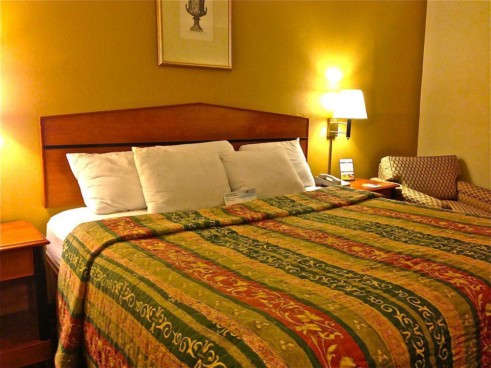 Days Inn By Wyndham Florence Cincinnati Area Dış mekan fotoğraf