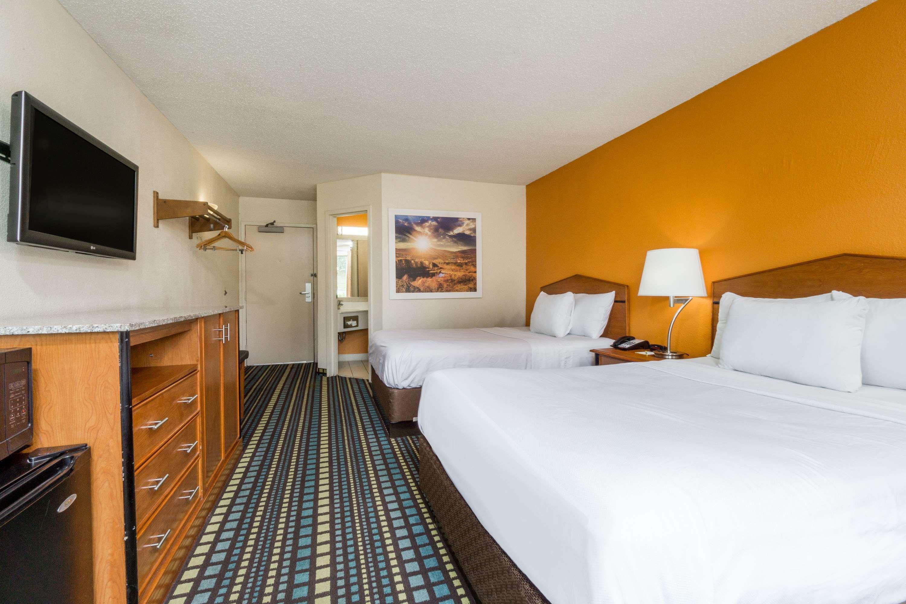 Days Inn By Wyndham Florence Cincinnati Area Dış mekan fotoğraf