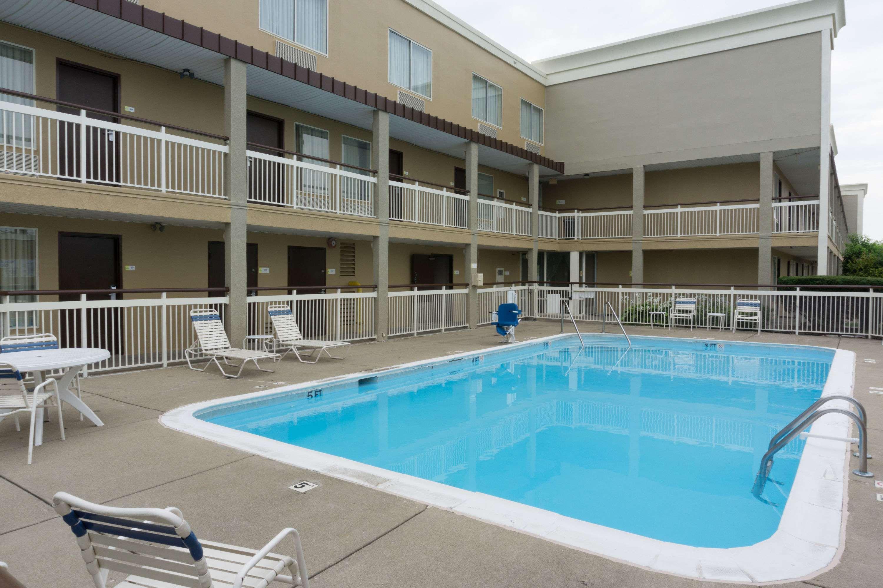 Days Inn By Wyndham Florence Cincinnati Area Dış mekan fotoğraf