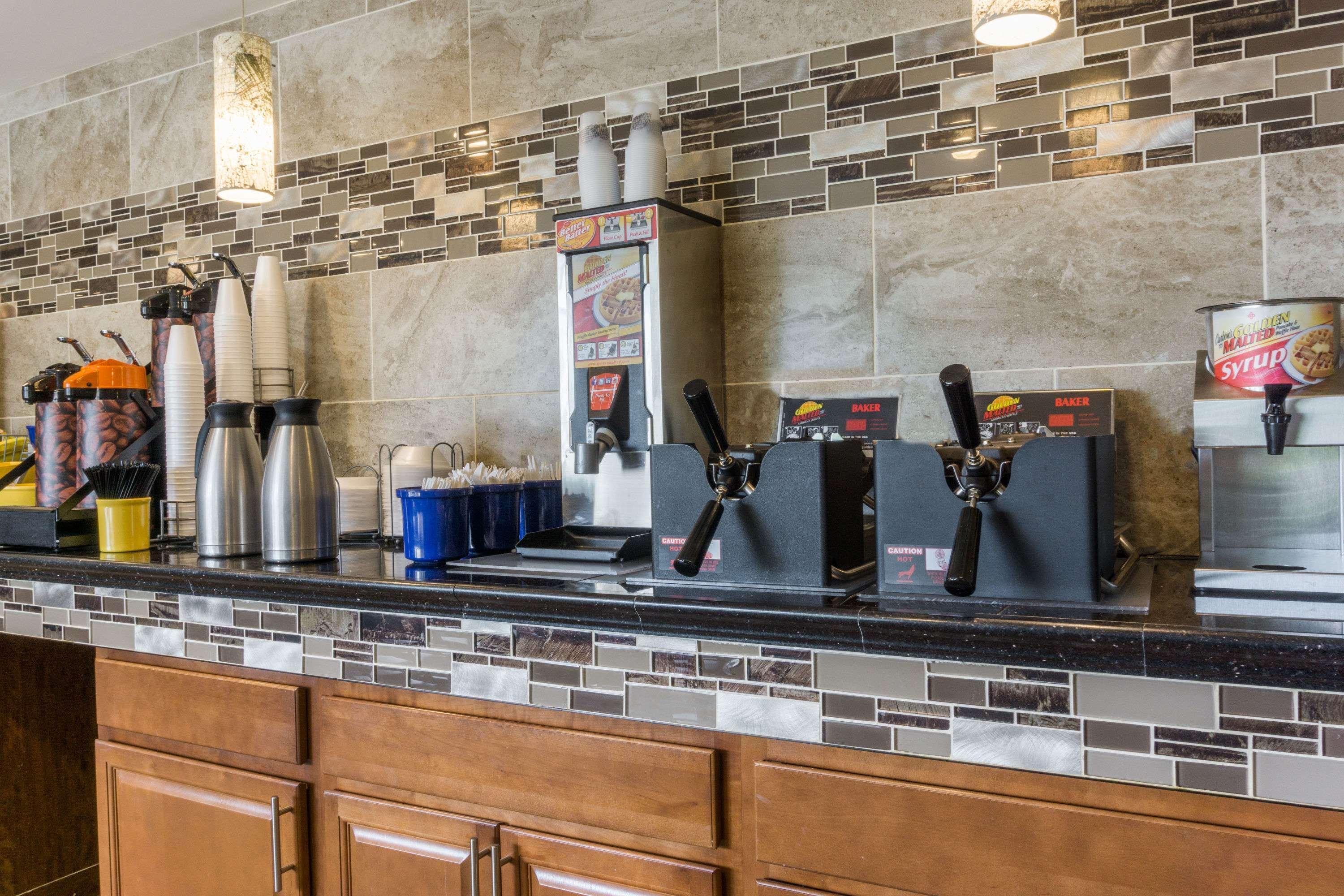 Days Inn By Wyndham Florence Cincinnati Area Dış mekan fotoğraf