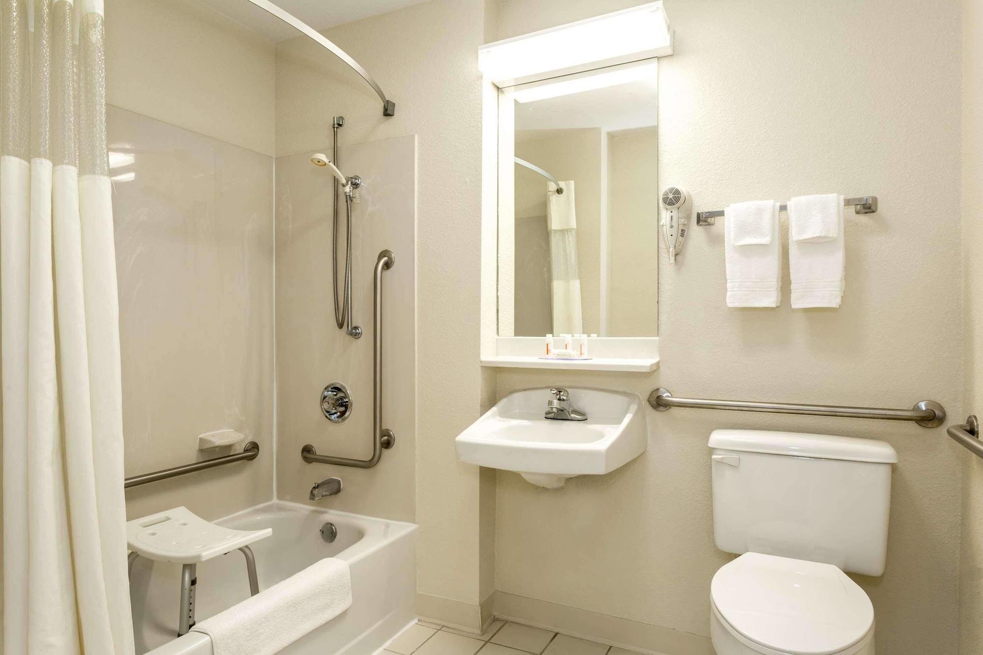 Days Inn By Wyndham Florence Cincinnati Area Dış mekan fotoğraf