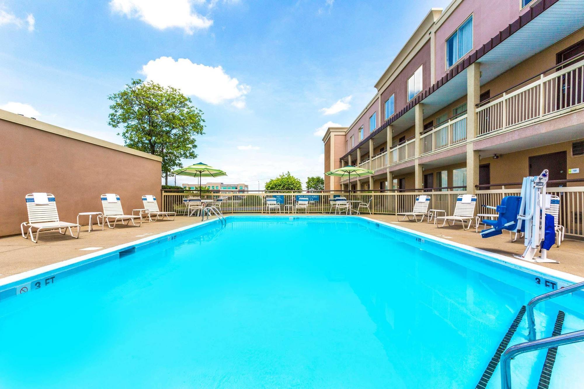 Days Inn By Wyndham Florence Cincinnati Area Dış mekan fotoğraf