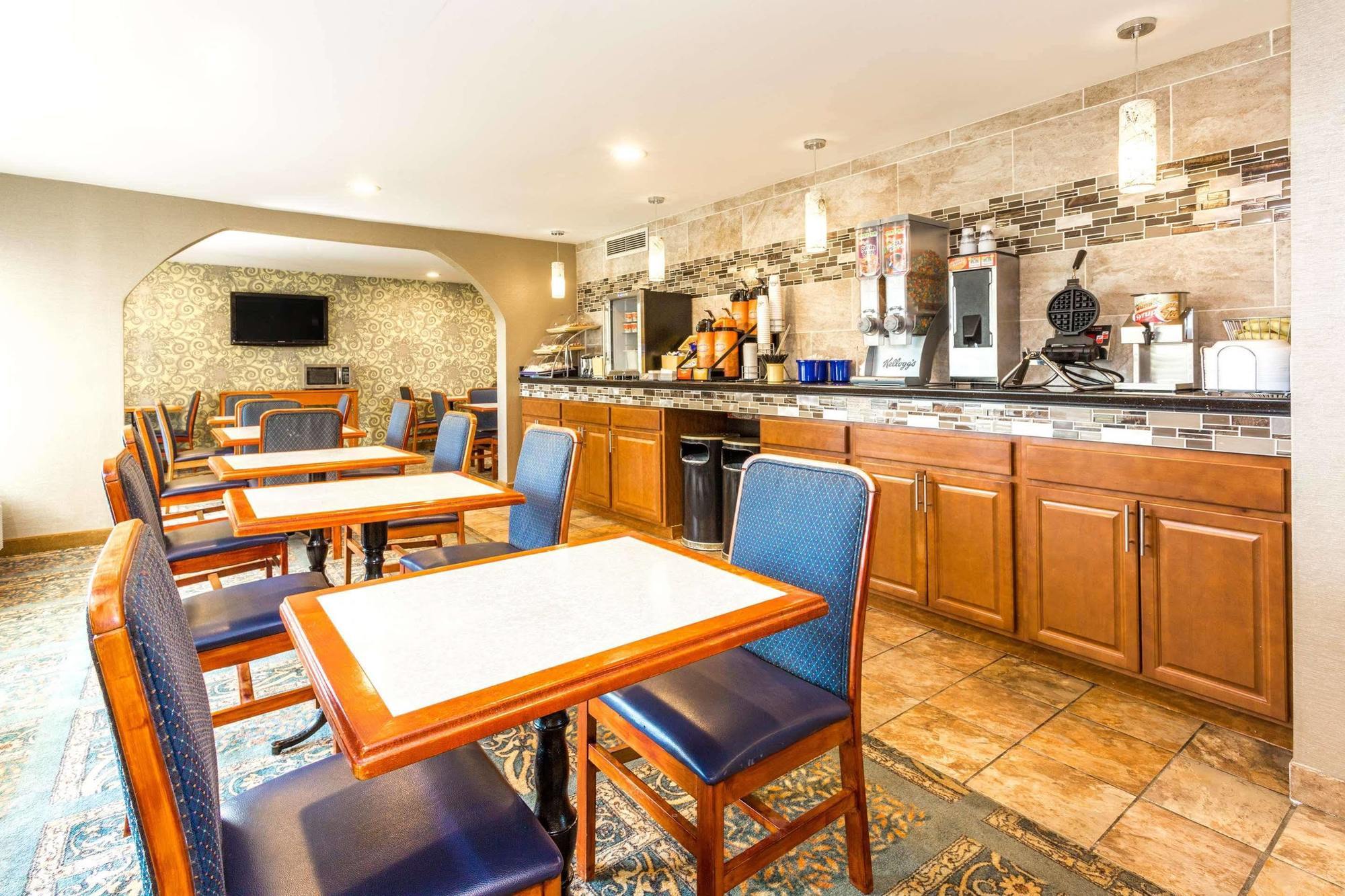 Days Inn By Wyndham Florence Cincinnati Area Dış mekan fotoğraf